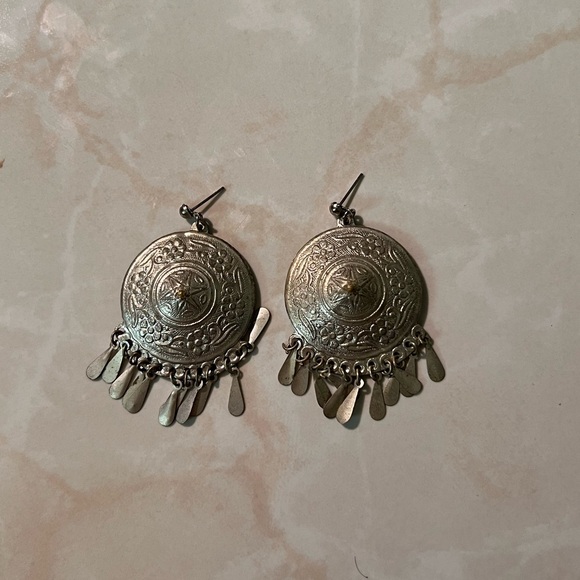 Vintage tribal/boho silver earrings. Very light weight. Post back and dangles! - Picture 3 of 5